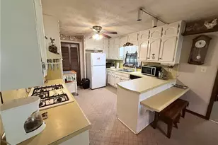 3775 Clubhouse Ln SE, Conyers, GA 30094 - Photo 16
