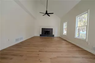 679 Springtor Dr, Lawrenceville, GA 30043 - Photo 2