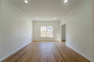 679 Springtor Dr, Lawrenceville, GA 30043 - Photo 10