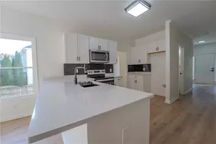 679 Springtor Dr, Lawrenceville, GA 30043 - Photo 6