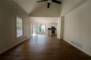 679 Springtor Dr, Lawrenceville, GA 30043 - Photo 4