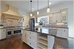 7611 Regency Cir, Atlanta, GA 30350 - Photo 2