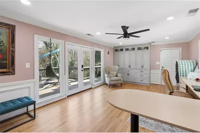 555 Valley Hall Drive, Sandy Springs, GA 30350 - Photo 18