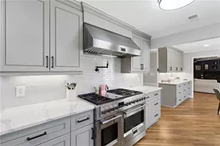 555 Valley Hall Dr, Sandy Springs, GA 30350 - Photo 16