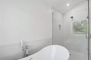 2940 Cloverhurst Dr, Atlanta, GA 30344 - Photo 16