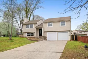 425 Worthington Hills Ct, Roswell, GA 30076 - Photo 2