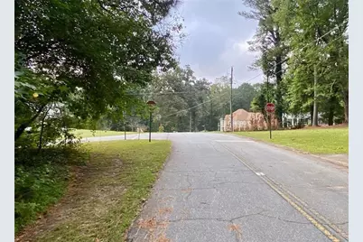 7098 Pleasant Drive, Austell, GA 30168 - Photo 6