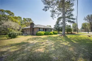 290 W Valley Dr, Fort Valley, GA 31030 - Photo 2