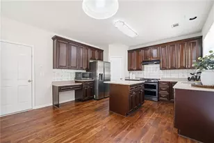 310 Hammersmith Dr, Suwanee, GA 30024 - Photo 14