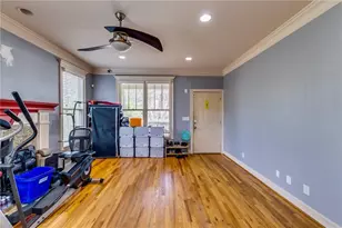 1340 Lyle Ave, East Point, GA 30344 - Photo 4