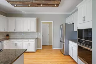 1045 Tullmore Dr, Roswell, GA 30075 - Photo 12