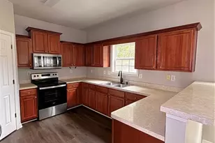 2383 Crimson Creek Ln, Snellville, GA 30078 - Photo 10