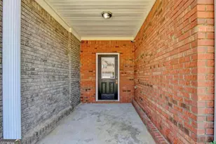 233 Greenview Ln, Lawrenceville, GA 30046 - Photo 2