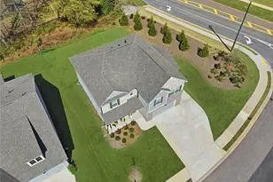 22 Winding Rose Dr, Hoschton, GA 30548 - Photo 4