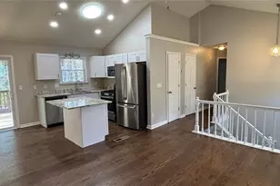 1015 Sly Fox Ct, Stone Mountain, GA 30088 - Photo 2