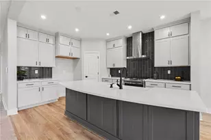 72 Clear Lk Pkwy, Hoschton, GA 30548 - Photo 2