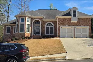 2640 Ivy Brook Ln, Buford, GA 30519 - Photo 2