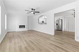 2275 Country Club Ln SW, Atlanta, GA 30311 - Photo 6