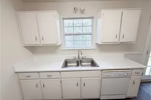 6460 River Hill Dr, Flowery Branch, GA 30542 - Photo 14