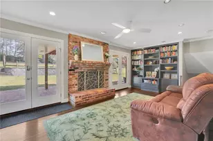 2476 Burnt Leaf Ln, Decatur, GA 30033 - Photo 8