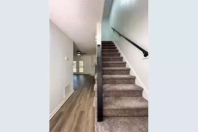 639 Hunting Creek Lane SE, Conyers, GA 30013 - Photo 8