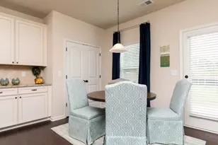 1856 Hanover W Dr, Lawrenceville, GA 30043 - Photo 4