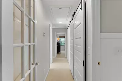 126 E Lake Drive, Roswell, GA 30075 - Photo 18