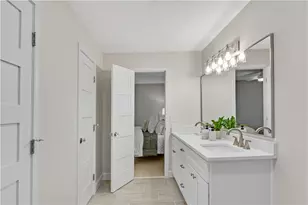 126 E Lake Dr, Roswell, GA 30075 - Photo 20