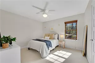 126 E Lake Dr, Roswell, GA 30075 - Photo 24