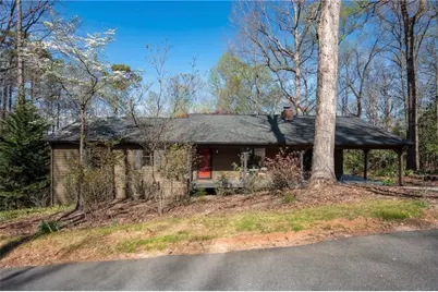 126 E Lake Drive, Roswell, GA 30075 - Photo 2