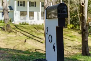 204 Devonwood Dr, Sandy Springs, GA 30328 - Photo 6