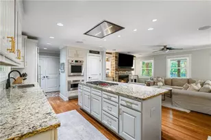 2630 Cove Cir NE, Atlanta, GA 30319 - Photo 18