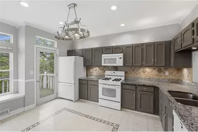 694 Shore View, Lithonia, GA 30058 - Photo 10