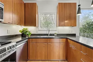 2465 Field Way NE, Atlanta, GA 30319 - Photo 8