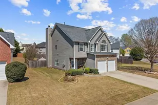 320 Blackwood Ln, Suwanee, GA 30024 - Photo 2