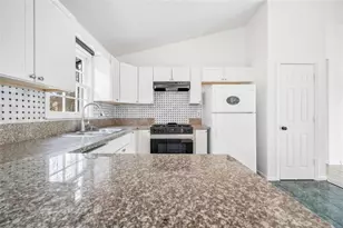 2385 Waterford Park Dr, Lawrenceville, GA 30044 - Photo 6