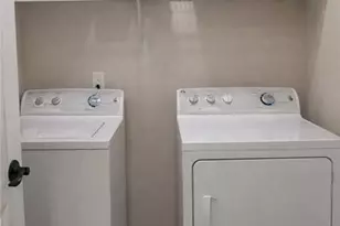 104 Thomaston St, Newnan, GA 30263 - Photo 14