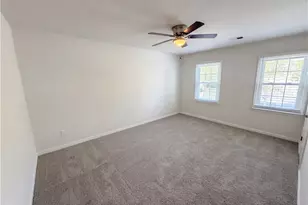 919 Colony Creek Dr, Lawrenceville, GA 30043 - Photo 4