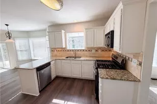 919 Colony Creek Dr, Lawrenceville, GA 30043 - Photo 14