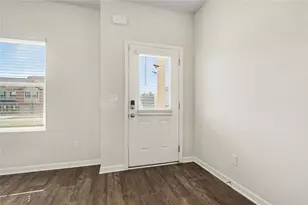 318 W Sandy Creek Dr, Covington, GA 30014 - Photo 4