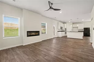 318 W Sandy Creek Dr, Covington, GA 30014 - Photo 6