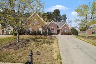 4104 Roslindale Ln, Buford, GA 30519 - Photo 2