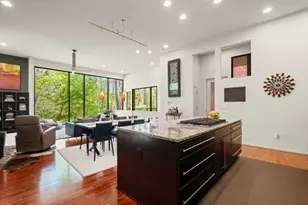 585 Overbrook Dr NW, Atlanta, GA 30318 - Photo 10