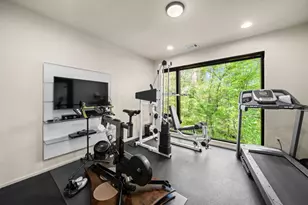 585 Overbrook Dr NW, Atlanta, GA 30318 - Photo 36