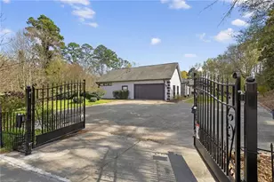 2320 Copper Trail Ln, Buford, GA 30519 - Photo 4