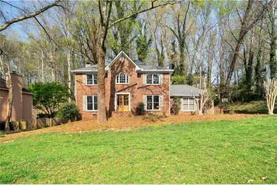 490 Guilford Circle, Marietta, GA 30068 - Photo 2
