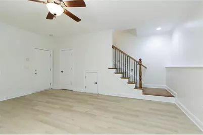 956 Persimmon Point NE, Sandy Springs, GA 30328 - Photo 32