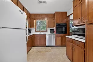 1177 Charlie Ln SW, Lilburn, GA 30047 - Photo 20