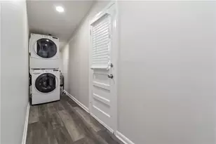 3035 McLendon Cir NW, Atlanta, GA 30318 - Photo 12