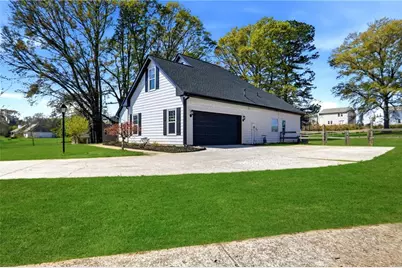 370 Olde Wick Trail, Hoschton, GA 30548 - Photo 4